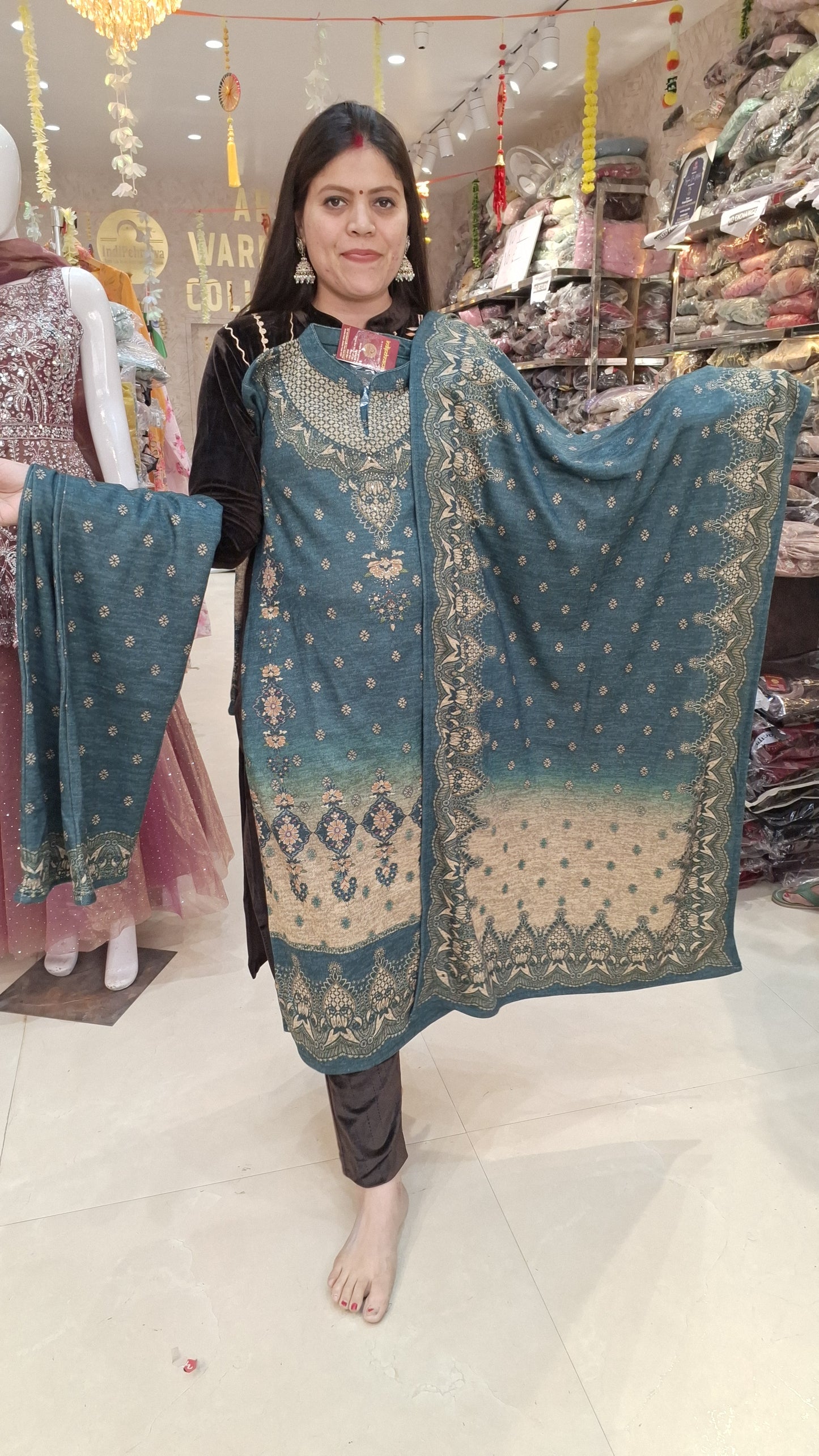 PREMIUM WOOL DIAMOND SIRVOSKI 3PC SUIT (ARTICAL NO-01)