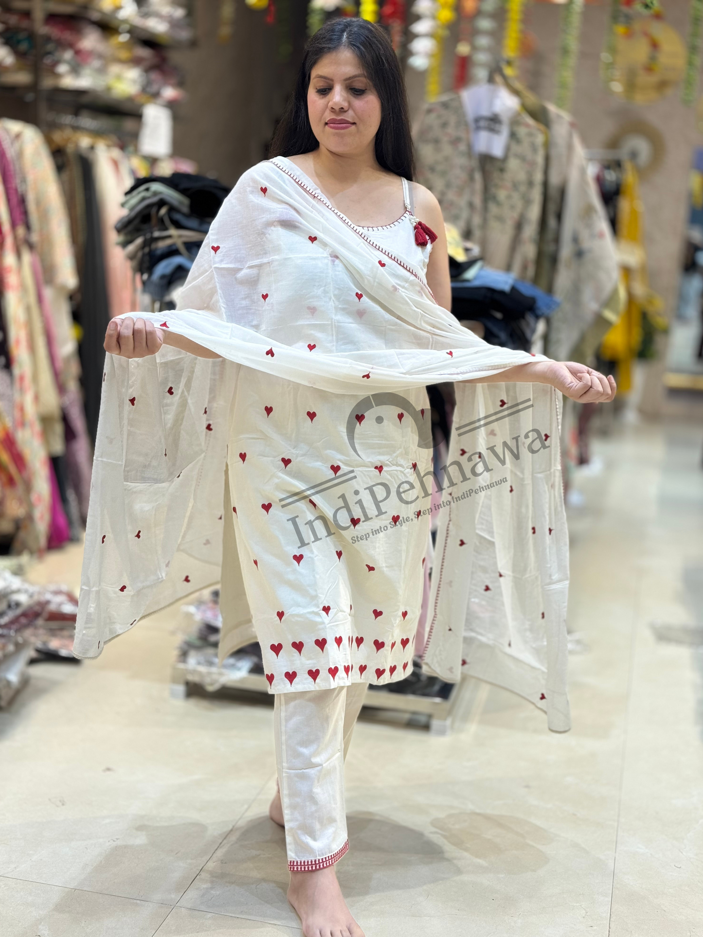 WHITE WITH RED HEART THREAD EMBROIDED STRAP 3PC ARTICLE