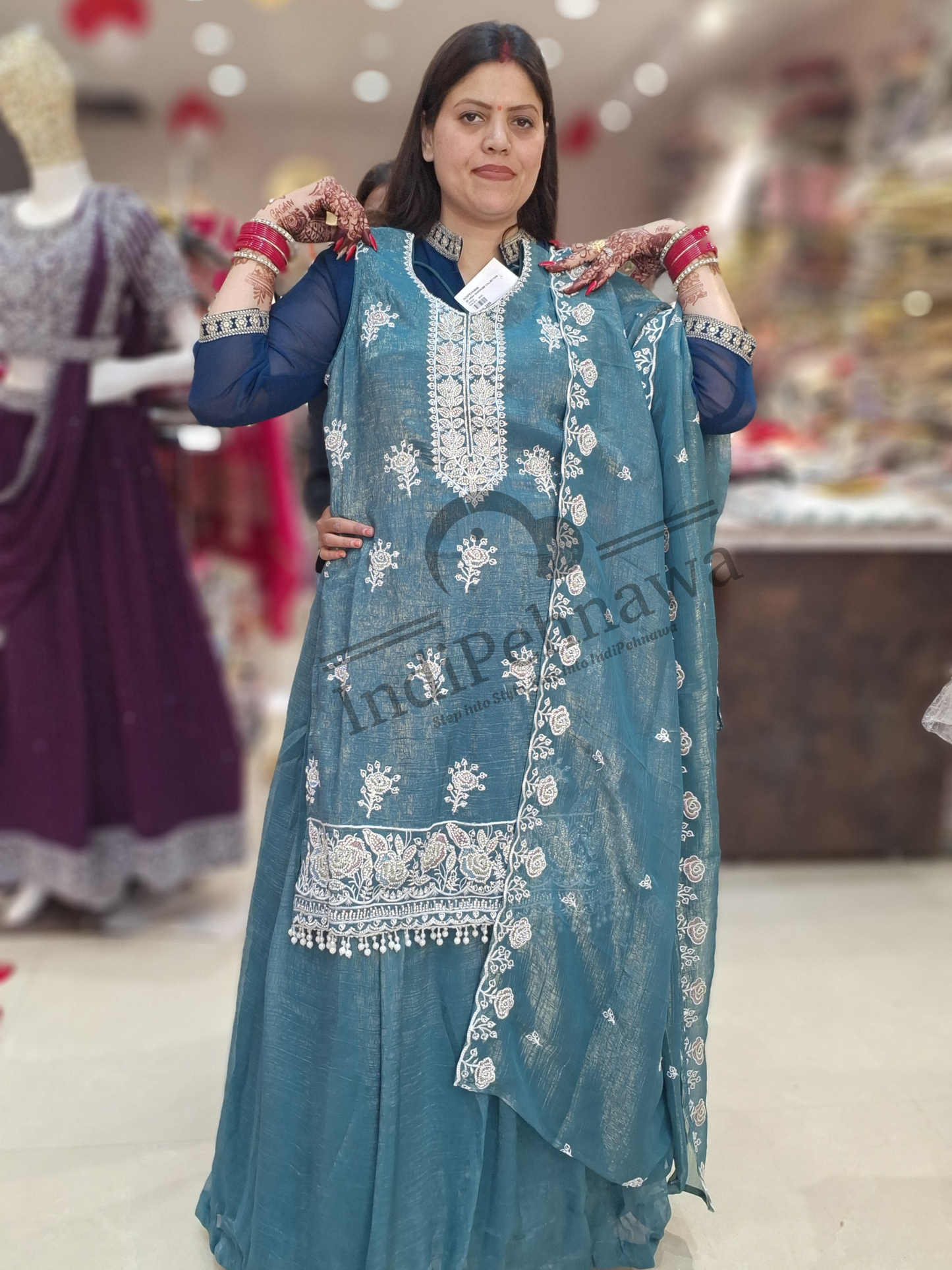 JIMMY CHU DESIGNER HEAVY WORKK LEHNGA WITH LINNING