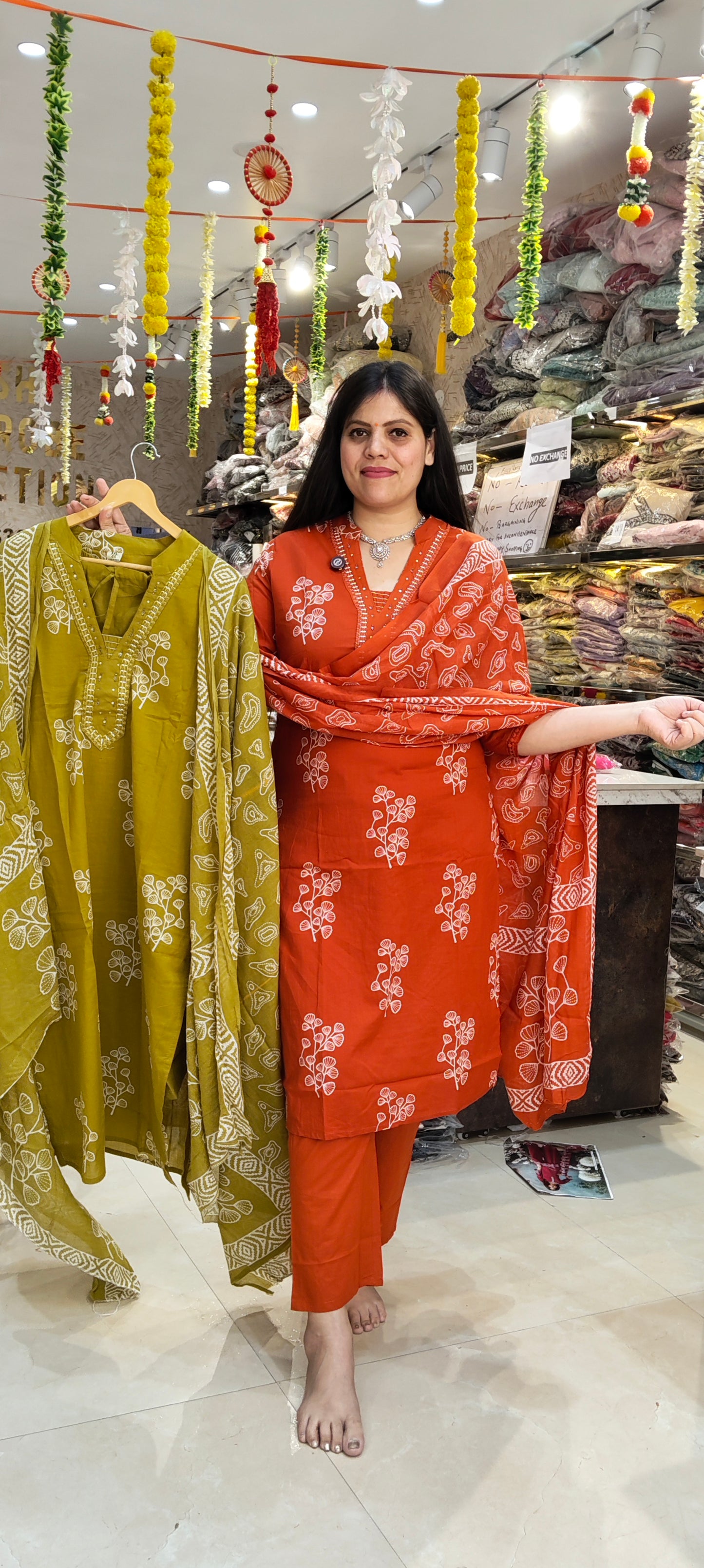 PURE COTTON V-NECK DEGINER SUIT