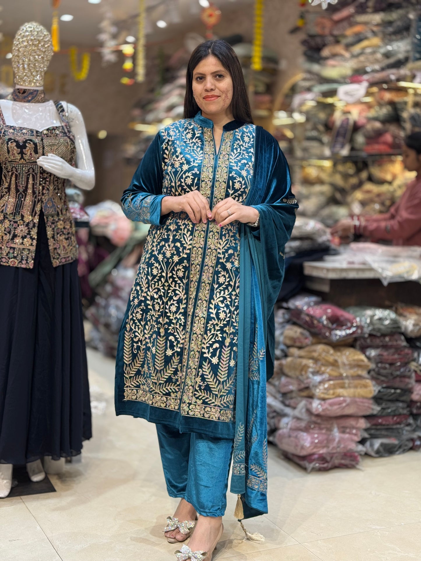 PREMIUM VELVET BEAUTIFUL DESIGN PARTY WEAR SUIT