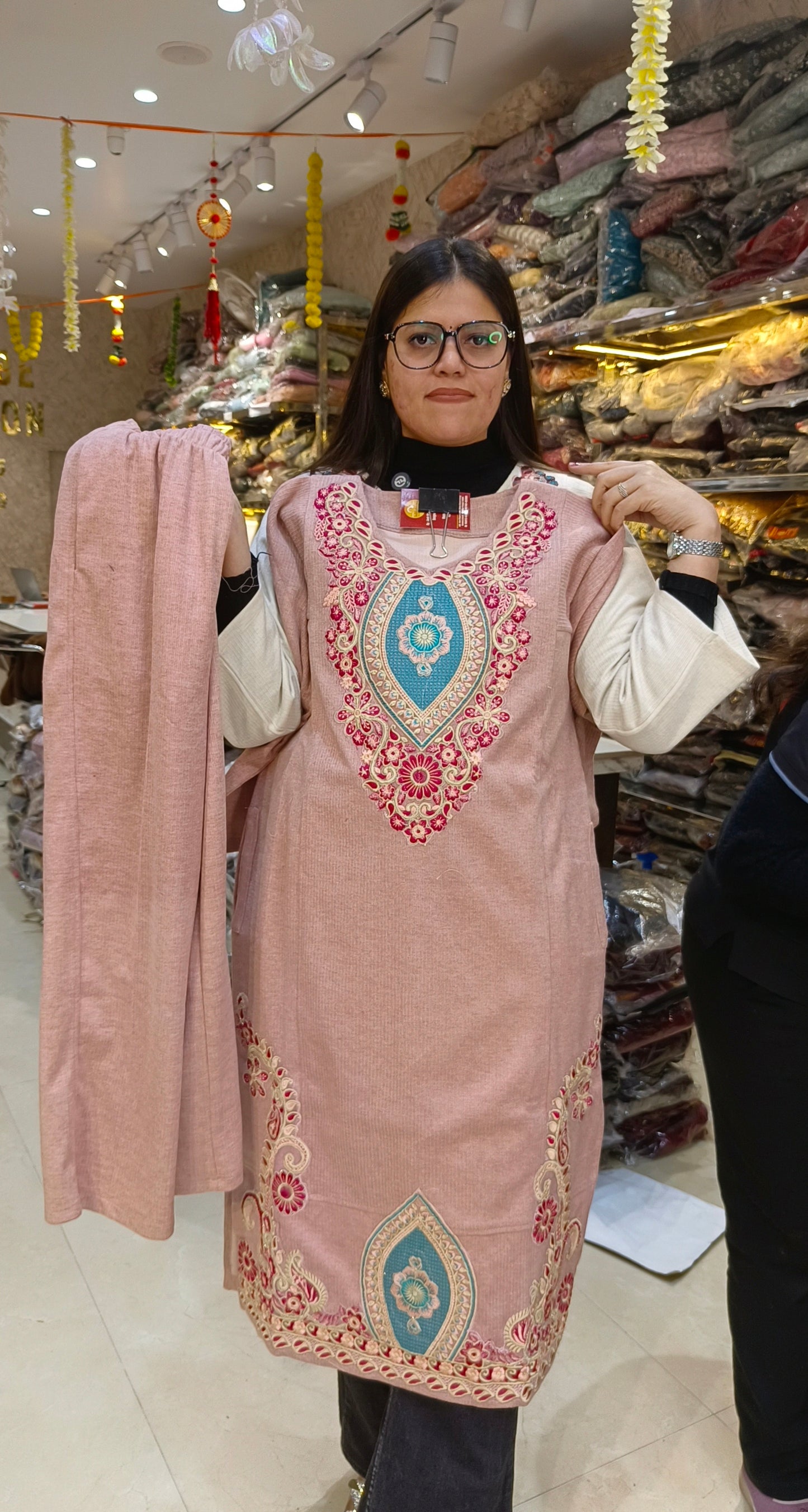 PREMIUM WOOL DESIGNER PHERAN