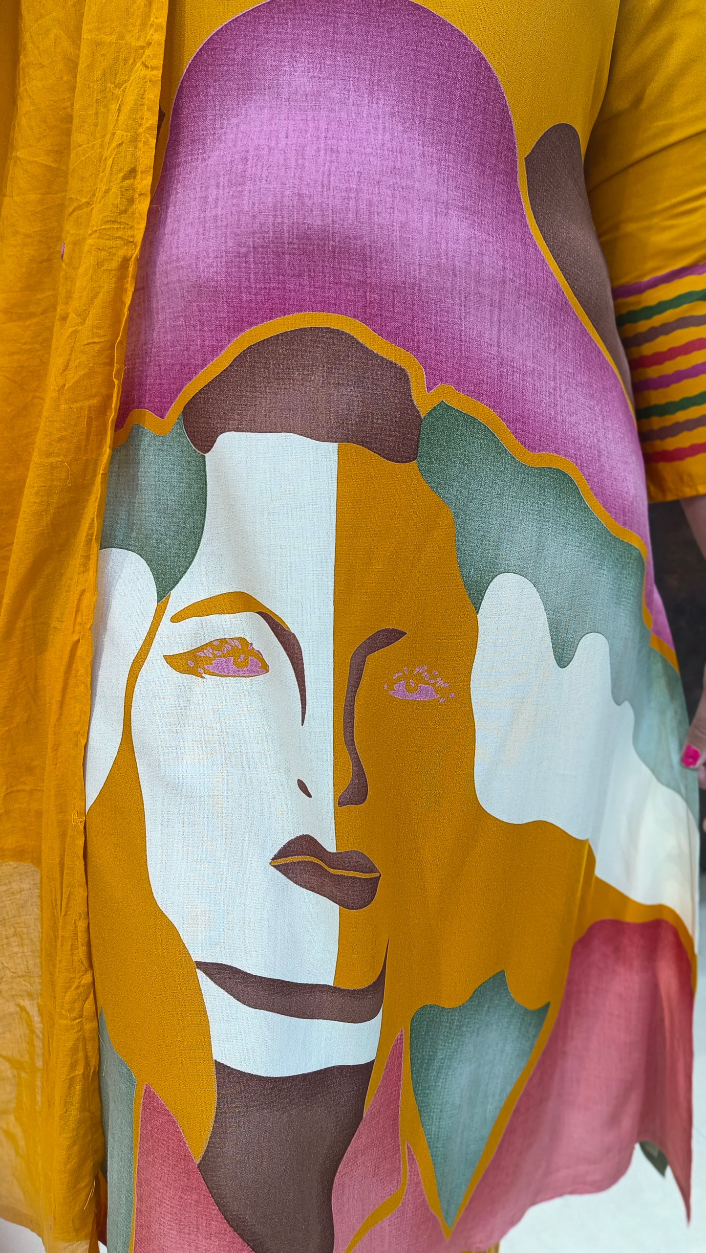 YELLOW BEAUTIFUL GIRL SUIT