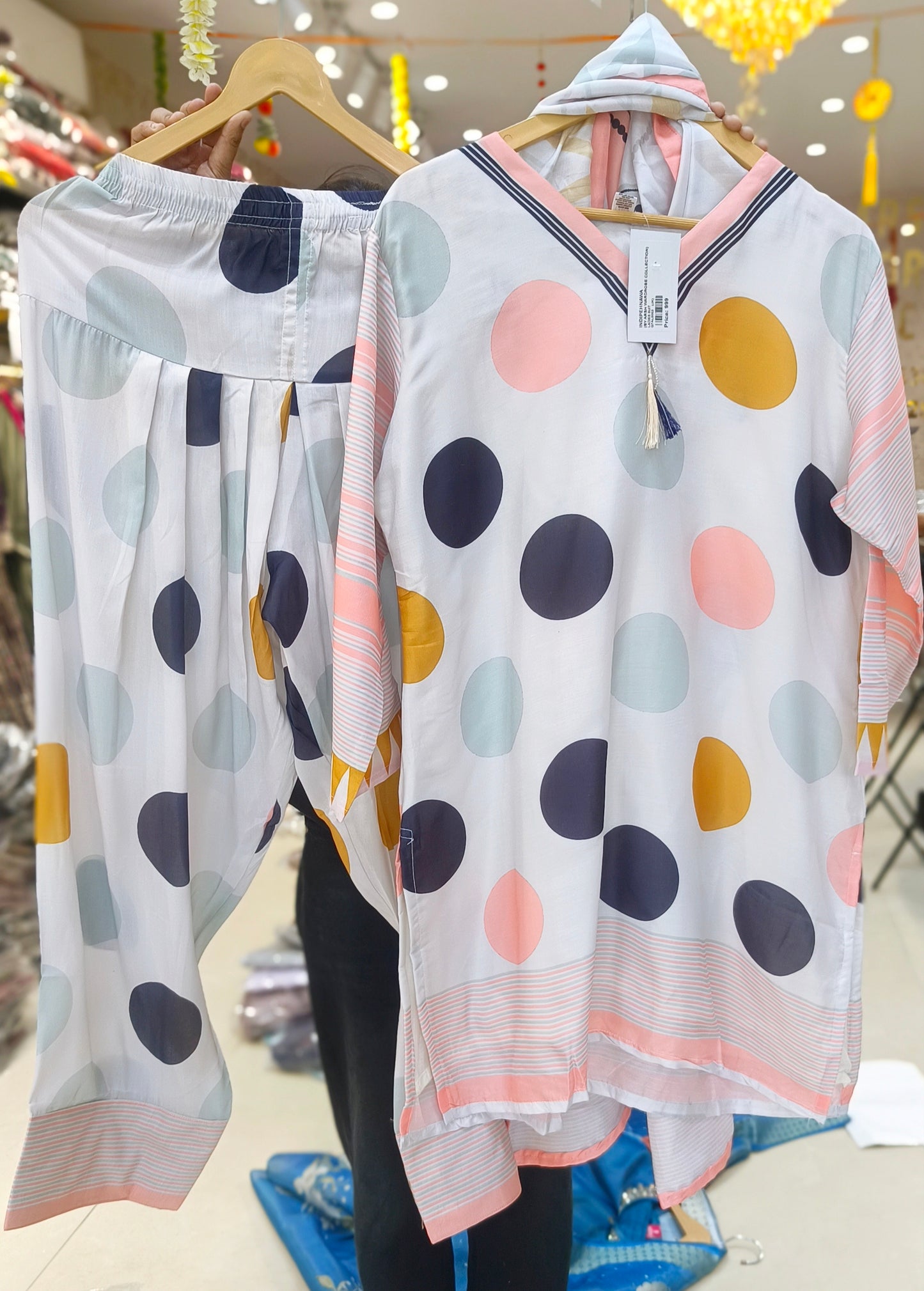 INSTA VIARAL POLKA DOT FARSHI SALWAR SUIT