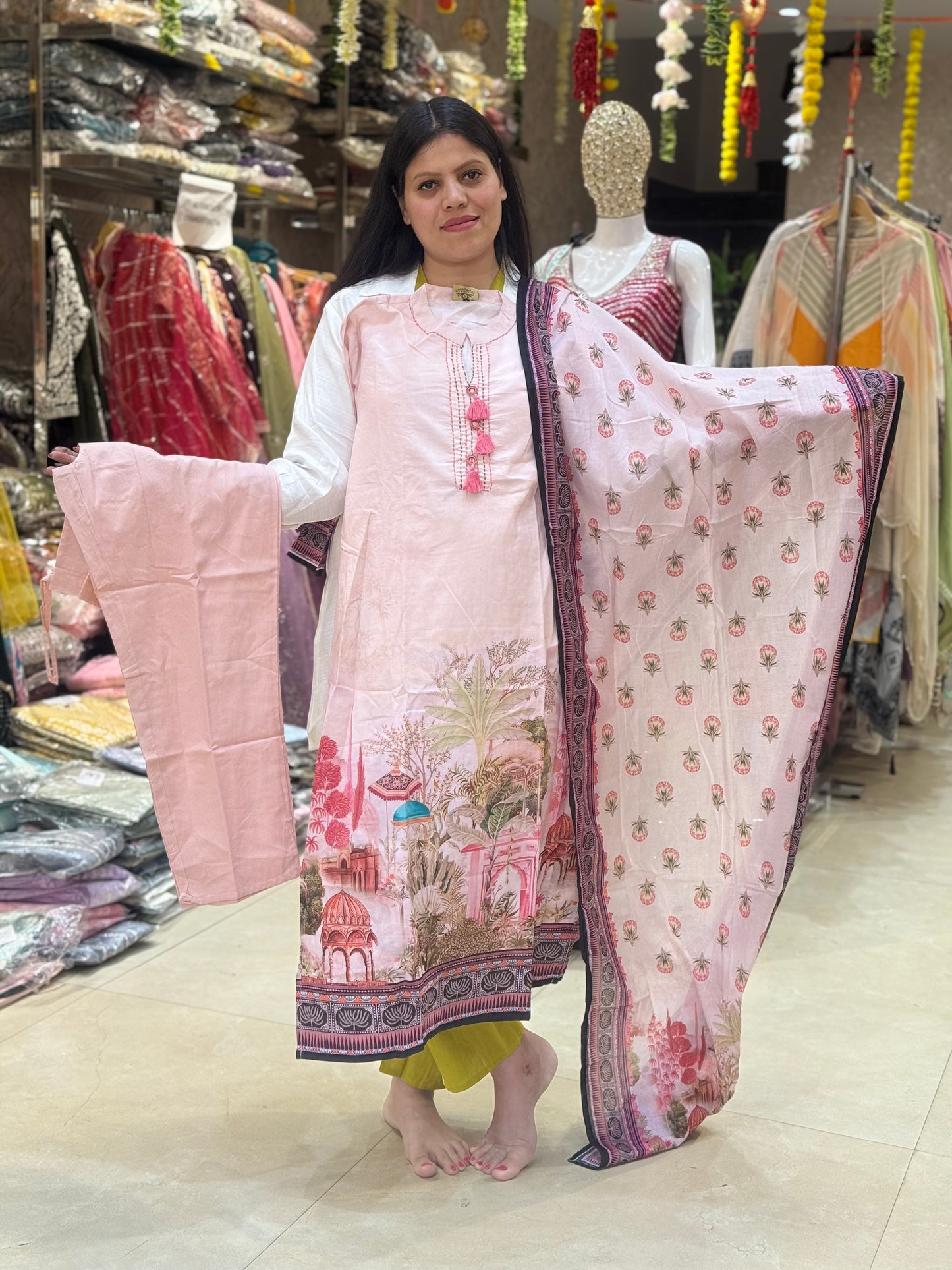 Elegant Kurta Suit Set – Style Meets Comfort