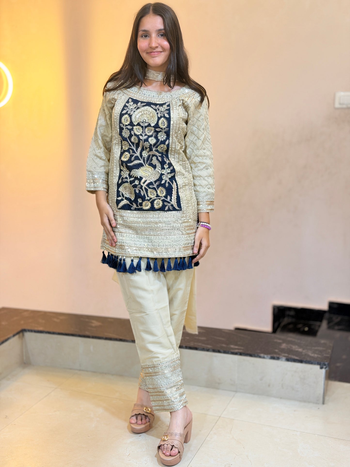 IVORY WITH DUEL COLOUR BEAUTIFUL DESIGN SUIT