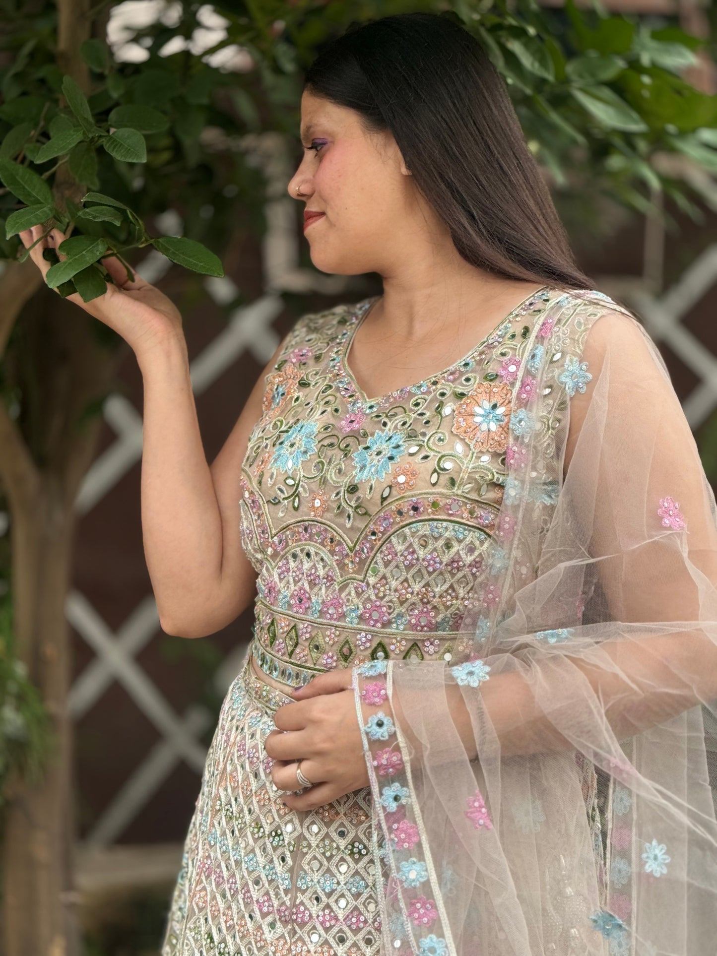 STYLISH/ELEGANT FULL MIRROR/ MULTY THREAD WORK LEHNGA