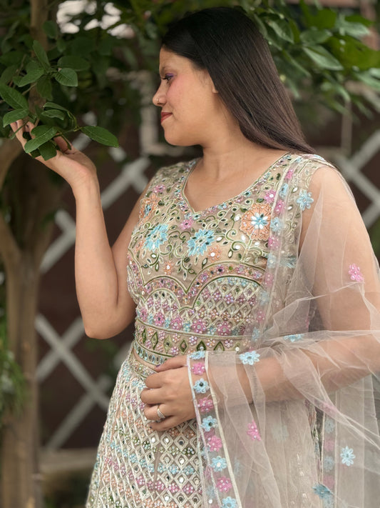 STYLISH/ELEGANT FULL MIRROR/ MULTY THREAD  WORK LEHNGA