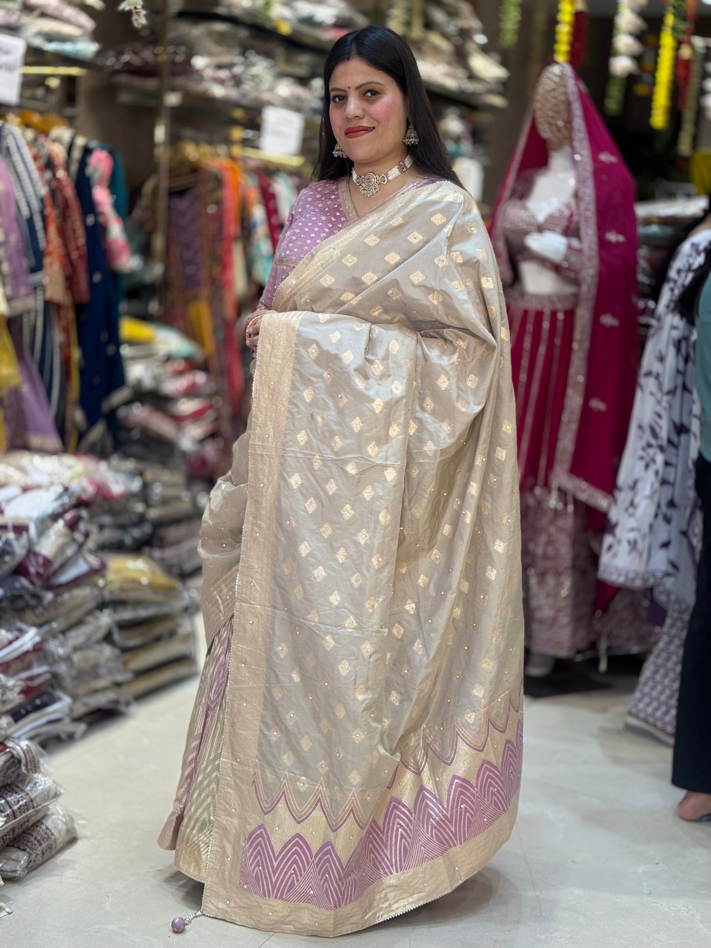 BANARSI DUEL IVORY FULL FLAIR LEHNGA