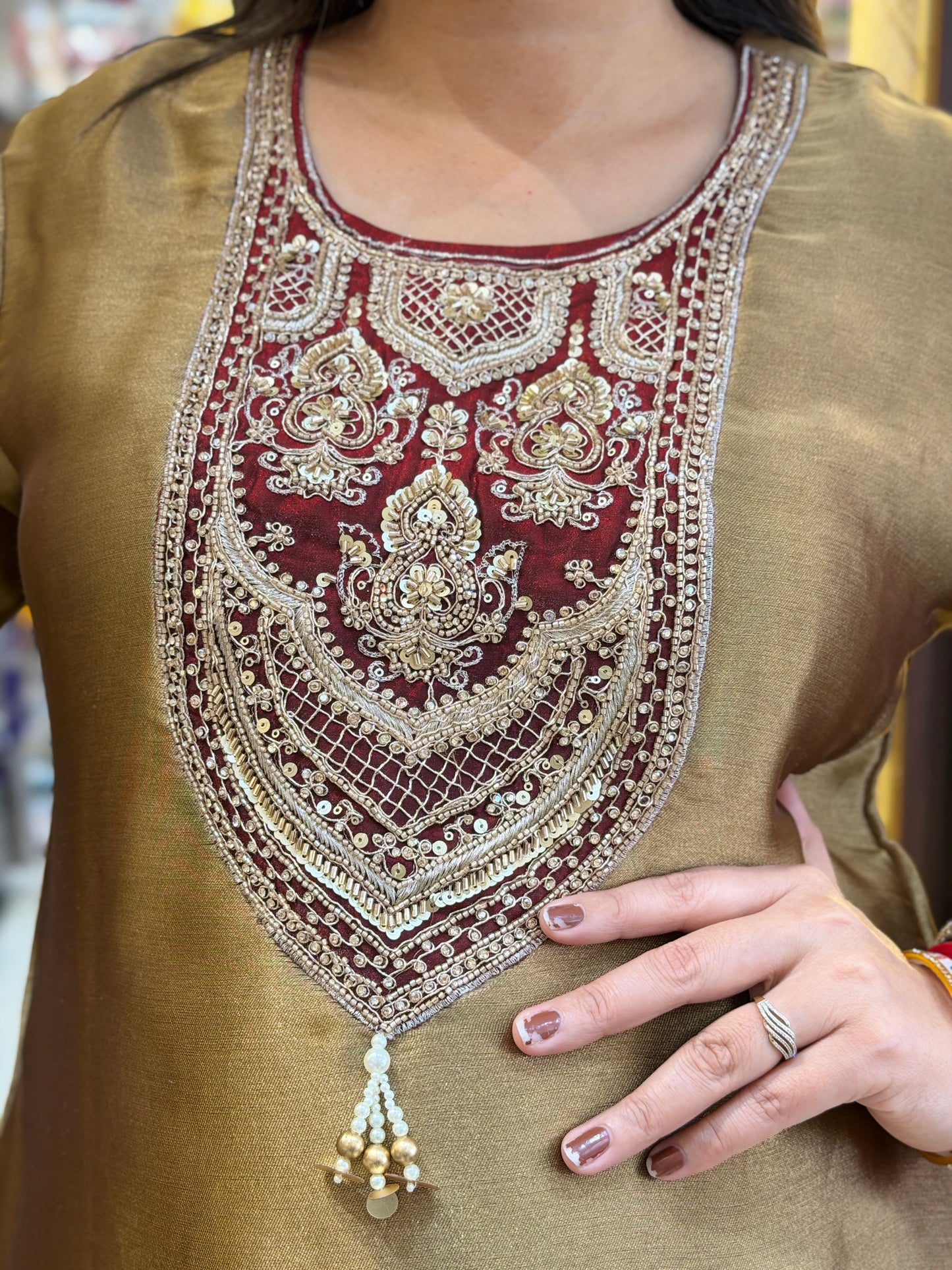 GOLDEN MEHROON NECK WORK SHORT SHIRT WITH PANT SUIT