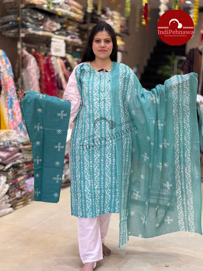 Elegant Bhatik Print Cotton Suit – Traditional Yet Trendy