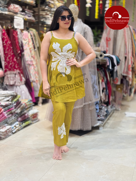 Sleek and stunning sleeveless designer cordset