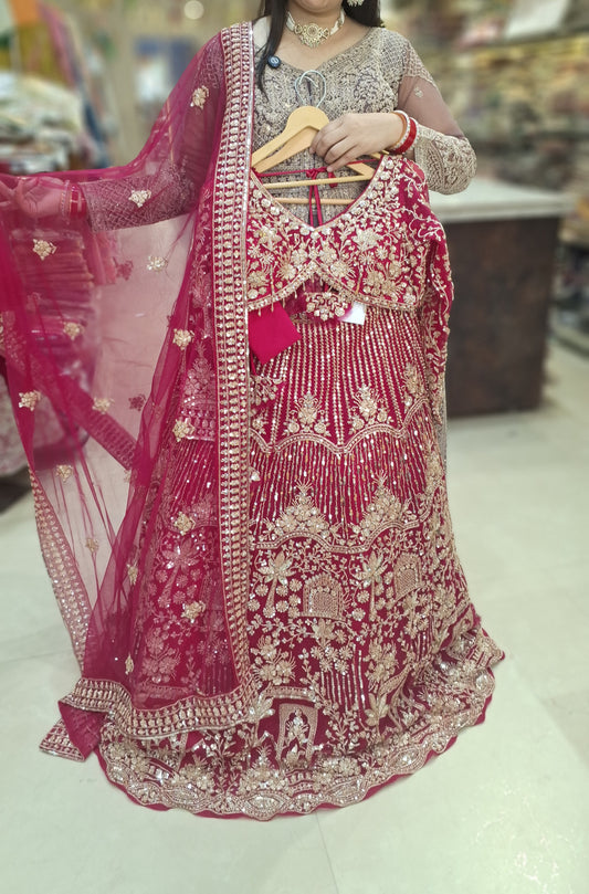 HOT PINK FULL HAND WORK WITJH TILLA AND SIPI FULL FLIAR LEHNGA