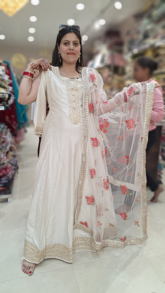FULL FLAIR PARTY WEAR GOWN WITH NECK AND BOARDER GOTA PATTI DESIGN WITH NET DESIGN FLOWER DUPPTA