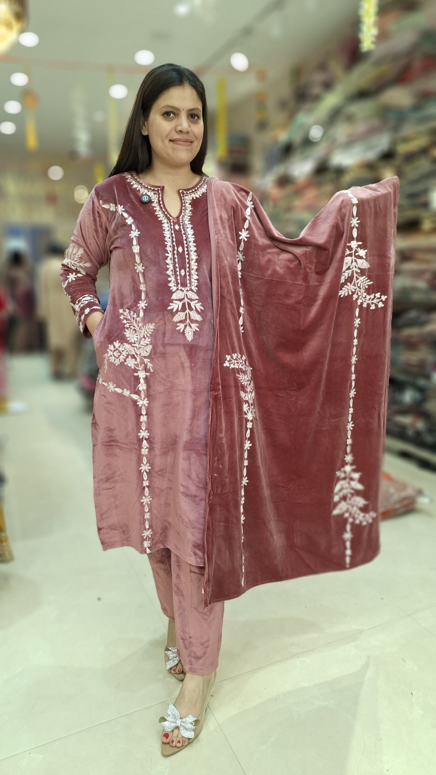 DAALCHINI PREMIUM VELVEL THREE PIECE SUIT