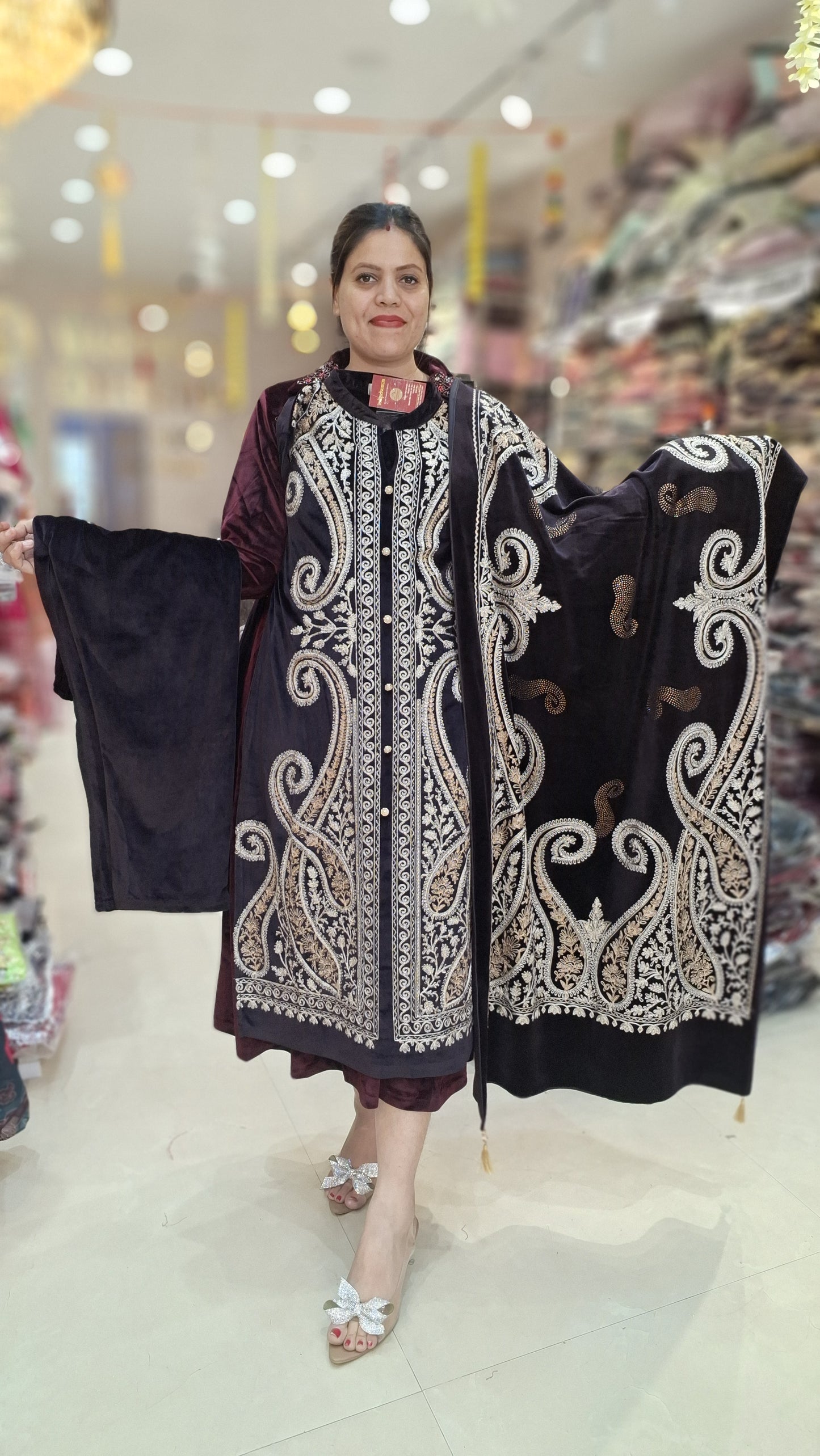 WEDING WEAR BEAUTIFUL VELEVET SUIT WITH FULKARI DUPPTA