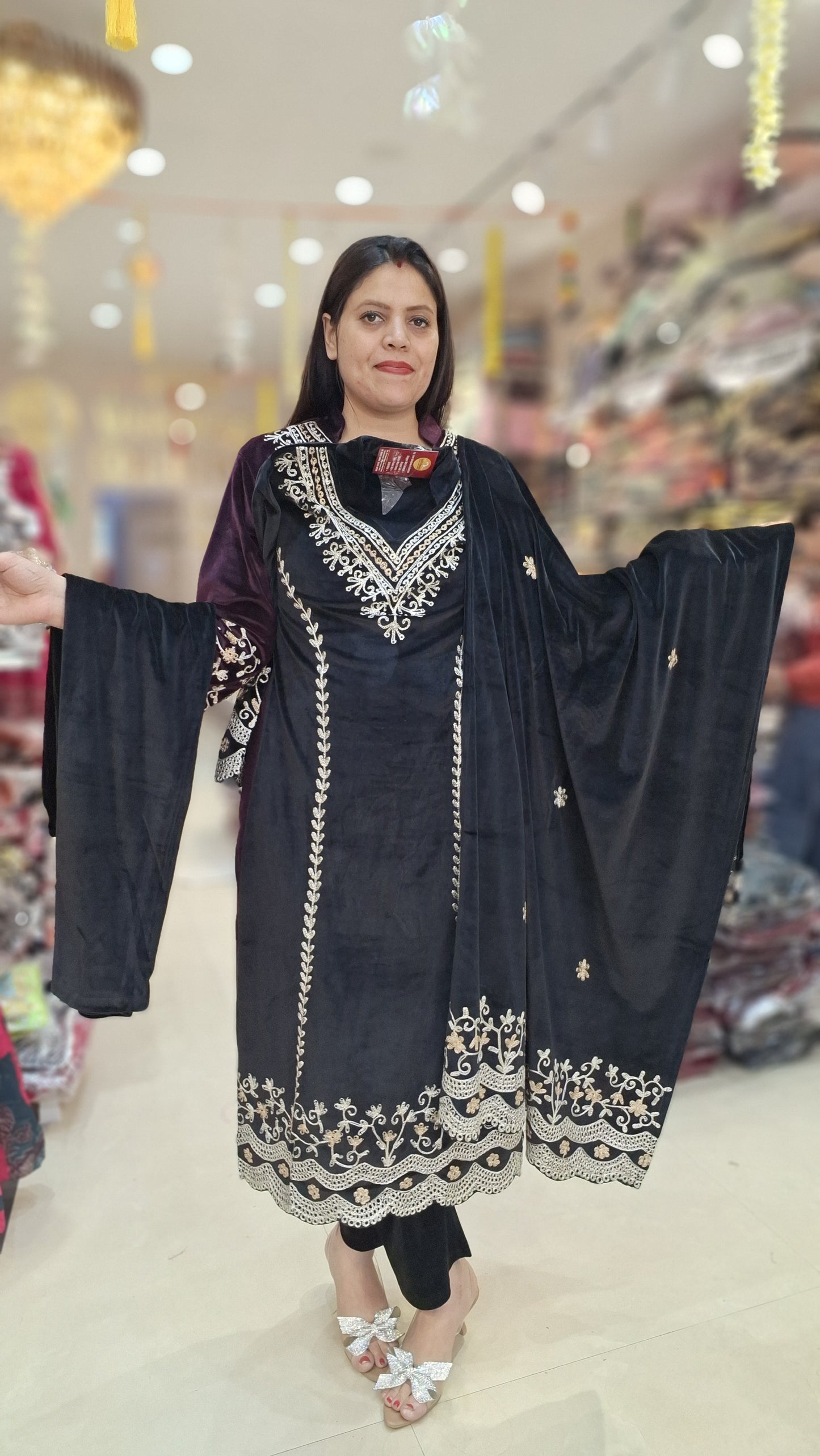 BEAUTIFUL DESIGN NECK AND BORDER CUT WORK DUPTTA