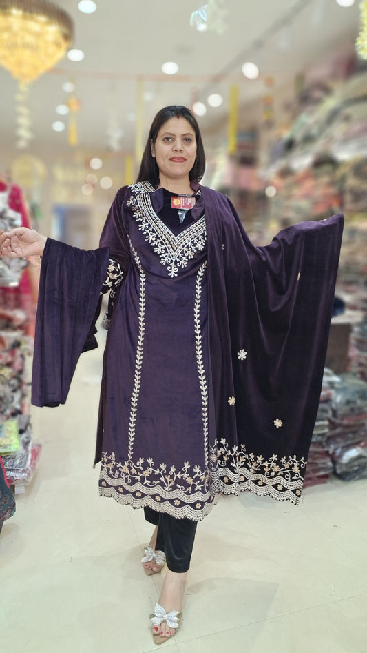 BEAUTIFUL DESIGN NECK AND BORDER CUT WORK DUPTTA