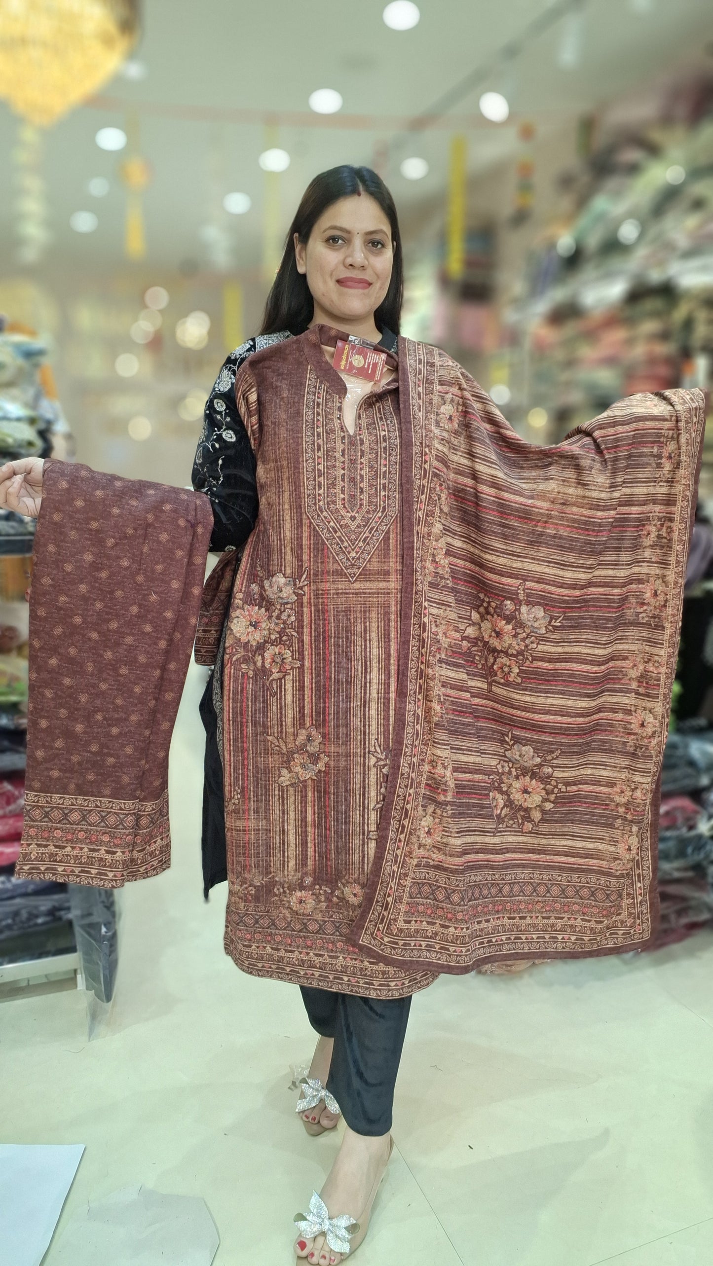 DIAMOND SIRVOSKI DESIGNER WOOLEN 3 PC SUIT