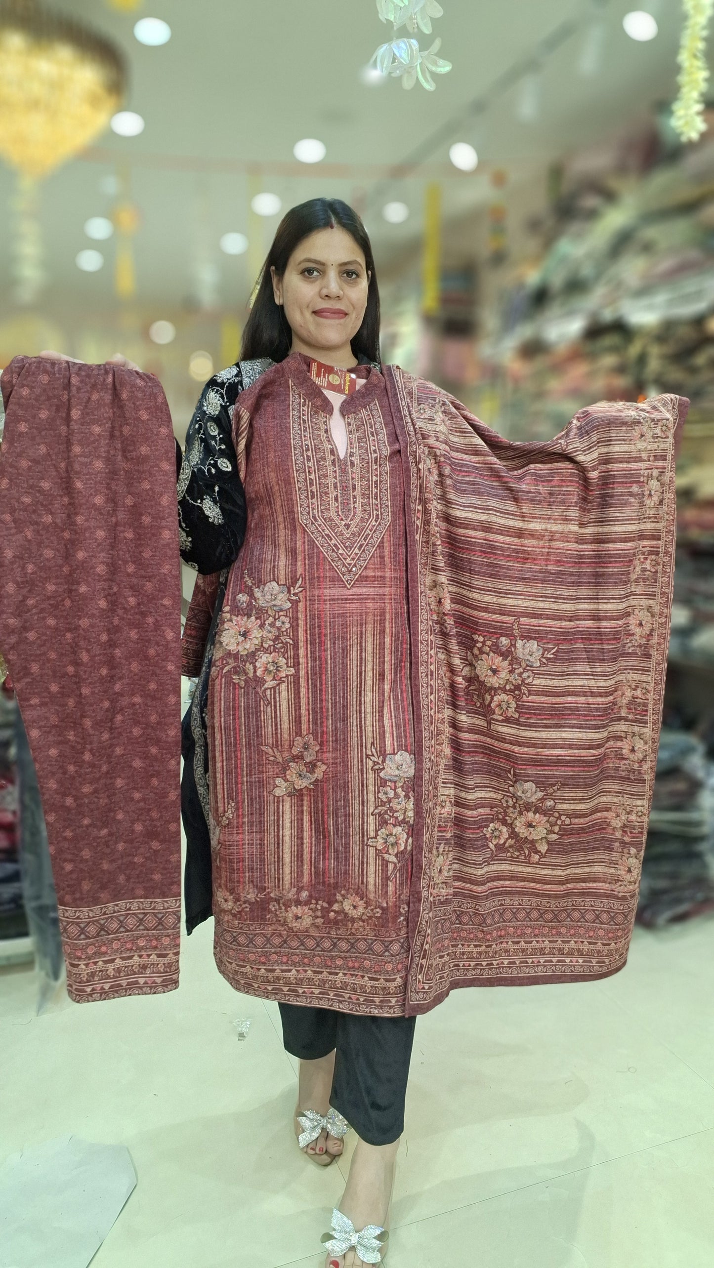 DIAMOND SIRVOSKI DESIGNER WOOLEN 3 PC SUIT