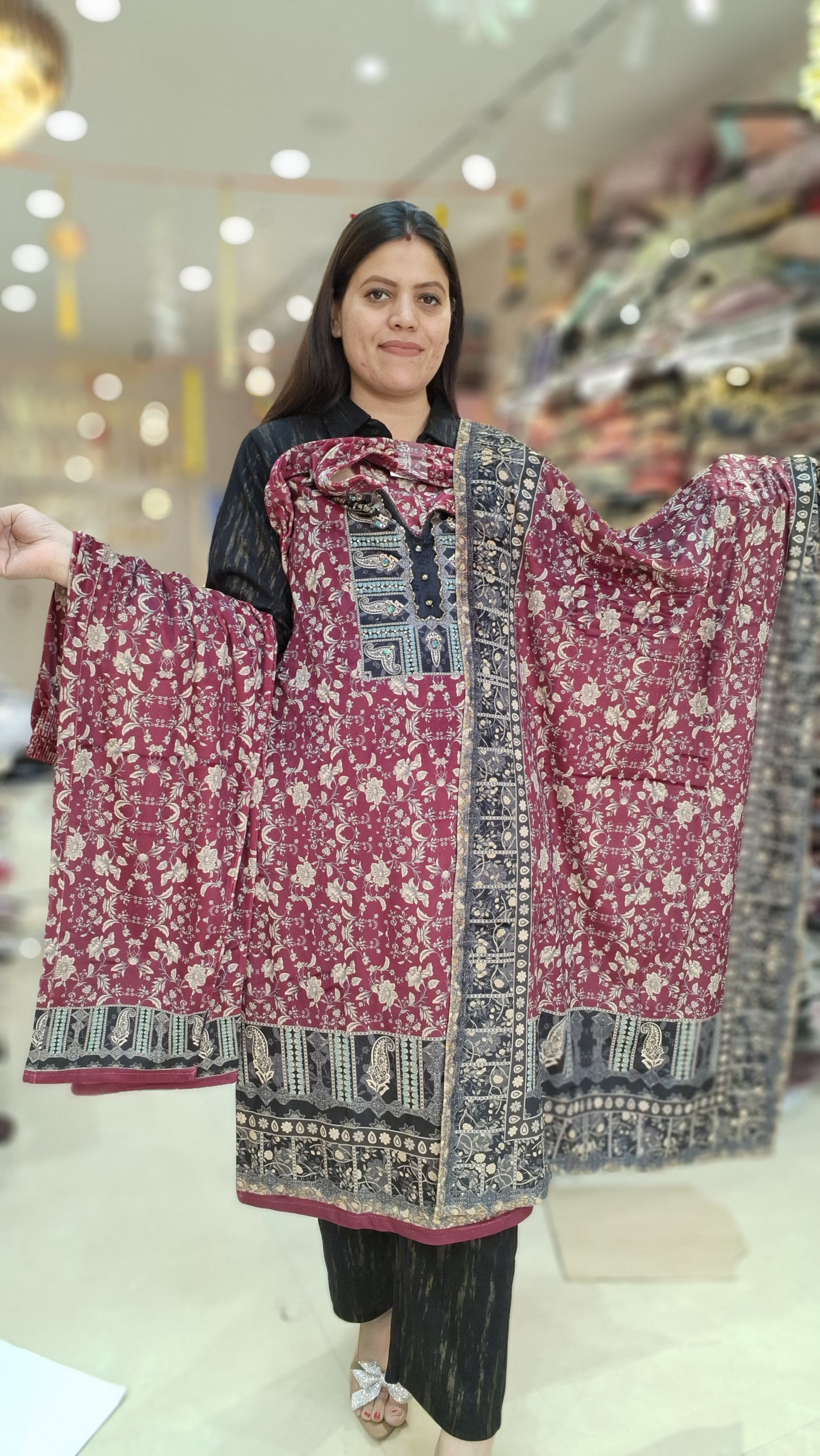 BEAUTIFUL VELVET DESIGNER DUPPTA 3 PC SUIT