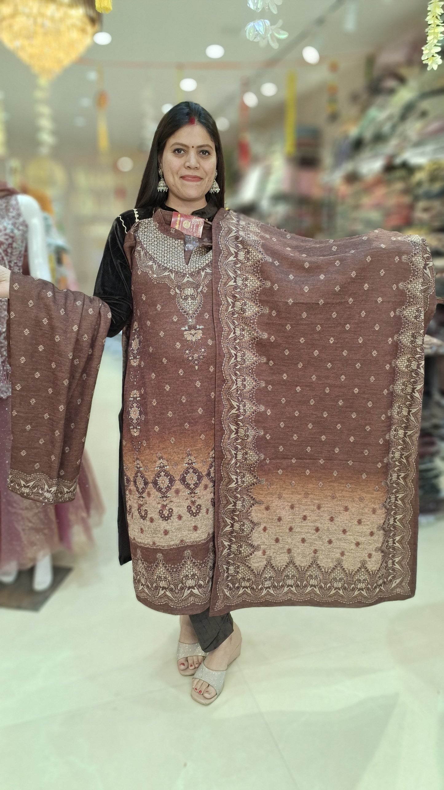 PREMIUM WOOL DIAMOND SIRVOSKI 3PC SUIT (ARTICAL NO-01)