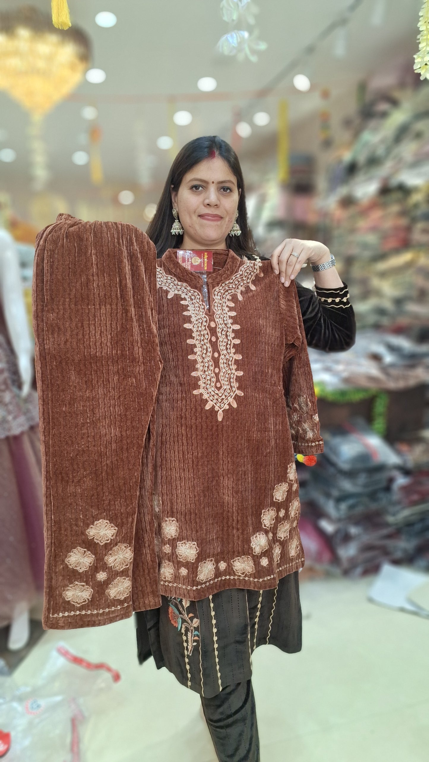 GOLDEN TILA WORK PREMIUM CRUSH VELVET 2PC CORDSET