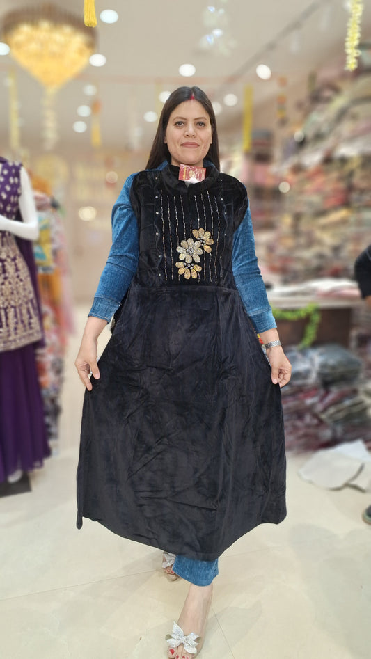 BLACK SIRVOSKI VELVET BEAUTIFUL DRESS