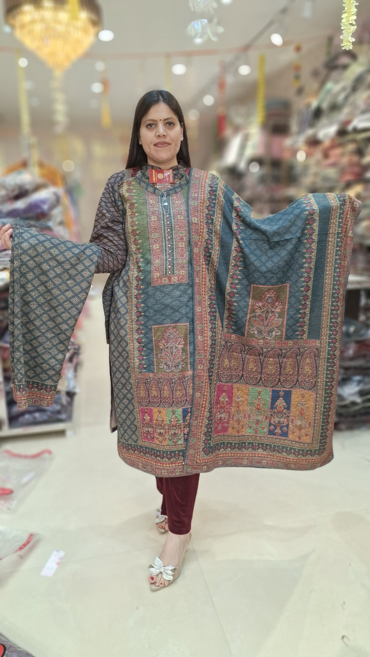 BEAUTIFUL DESIGN WITH DAIMOND SIRVOSKI WOOL 3PC SUIT