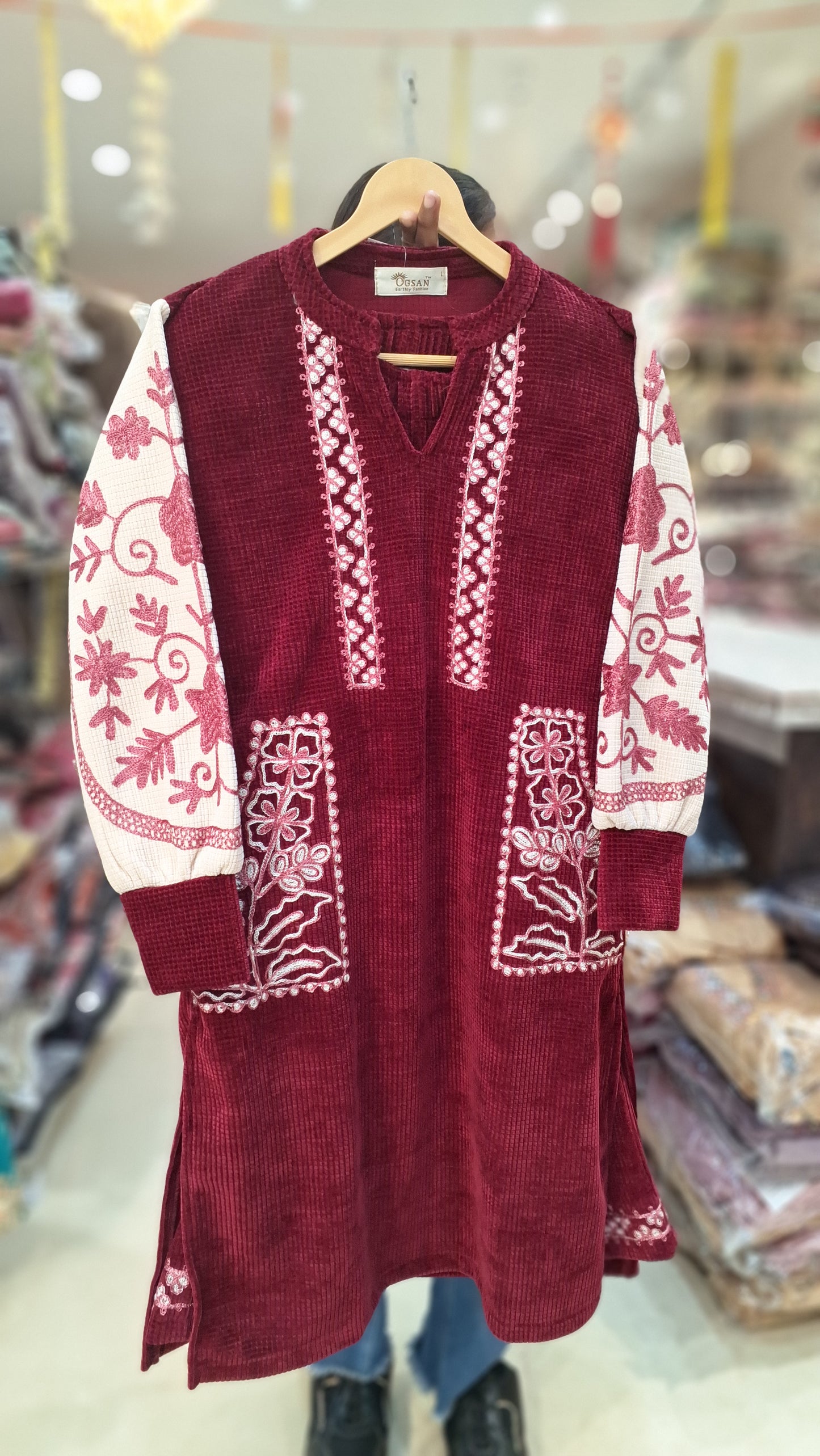 OFF WHITE DUEL THREAD WORK WOOL CORDSET