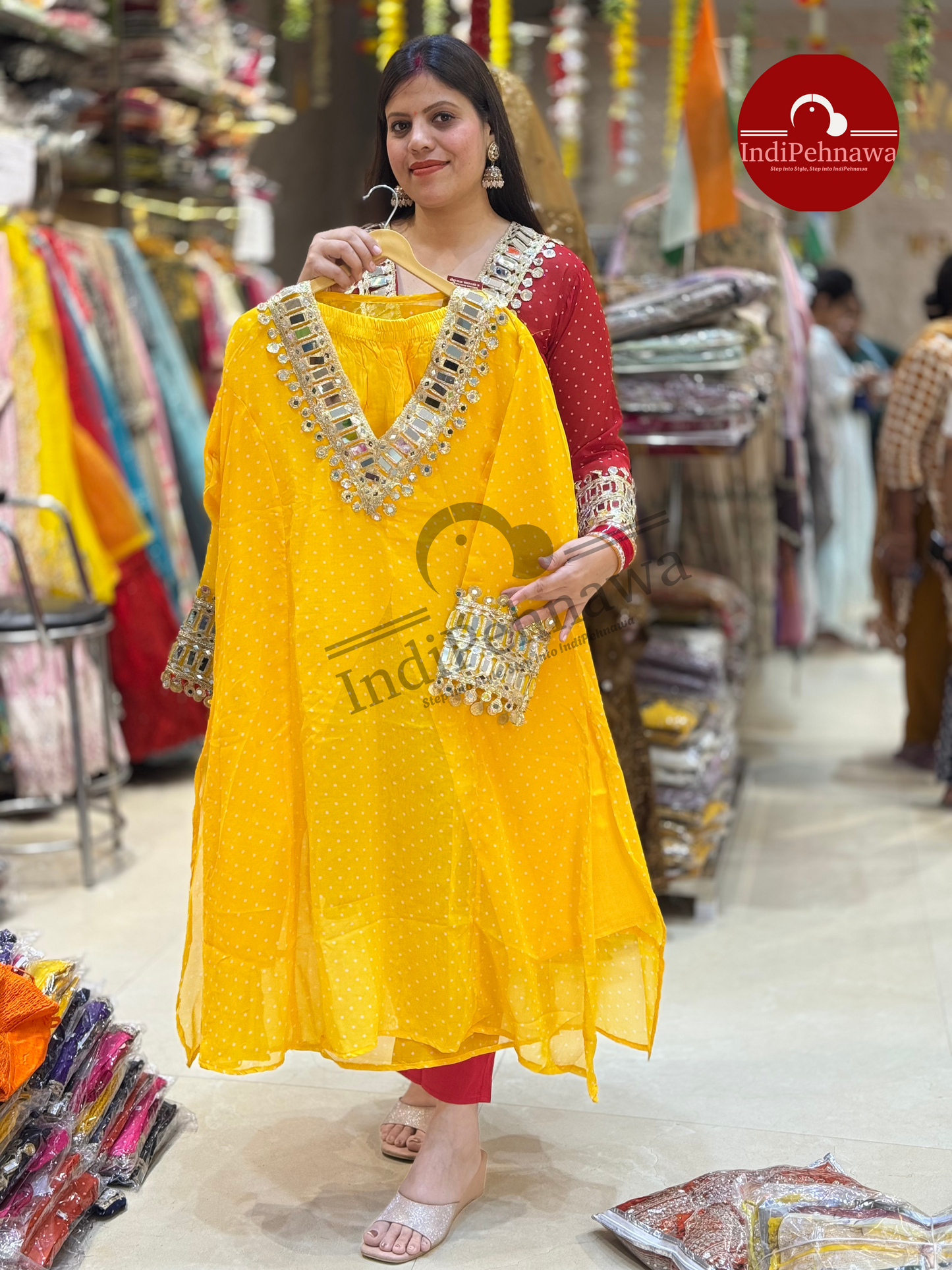 VIRAL 3 PC SET IN GEORGETTE WITH MIRROR WORK