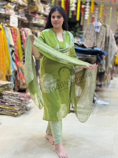 Everyday Wear Cotton V-Neck Suit