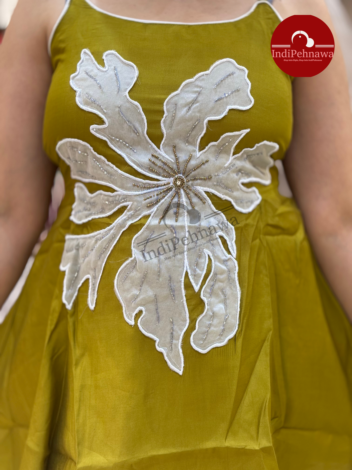 Sleek and stunning sleeveless designer cordset