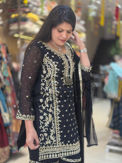Noor-e-Nazaakat: Handcrafted Mirror Work Pakistani Suit