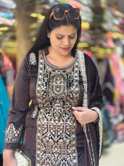 Velvet Charm: Intricate Thread Work for Ultimate Luxury