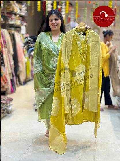 Everyday Wear Cotton V-Neck Suit