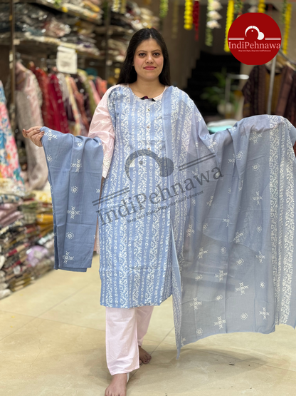 Elegant Bhatik Print Cotton Suit – Traditional Yet Trendy