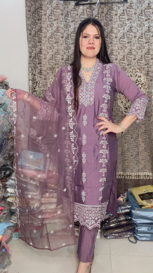 Pakistani Suit (Style No 1104)