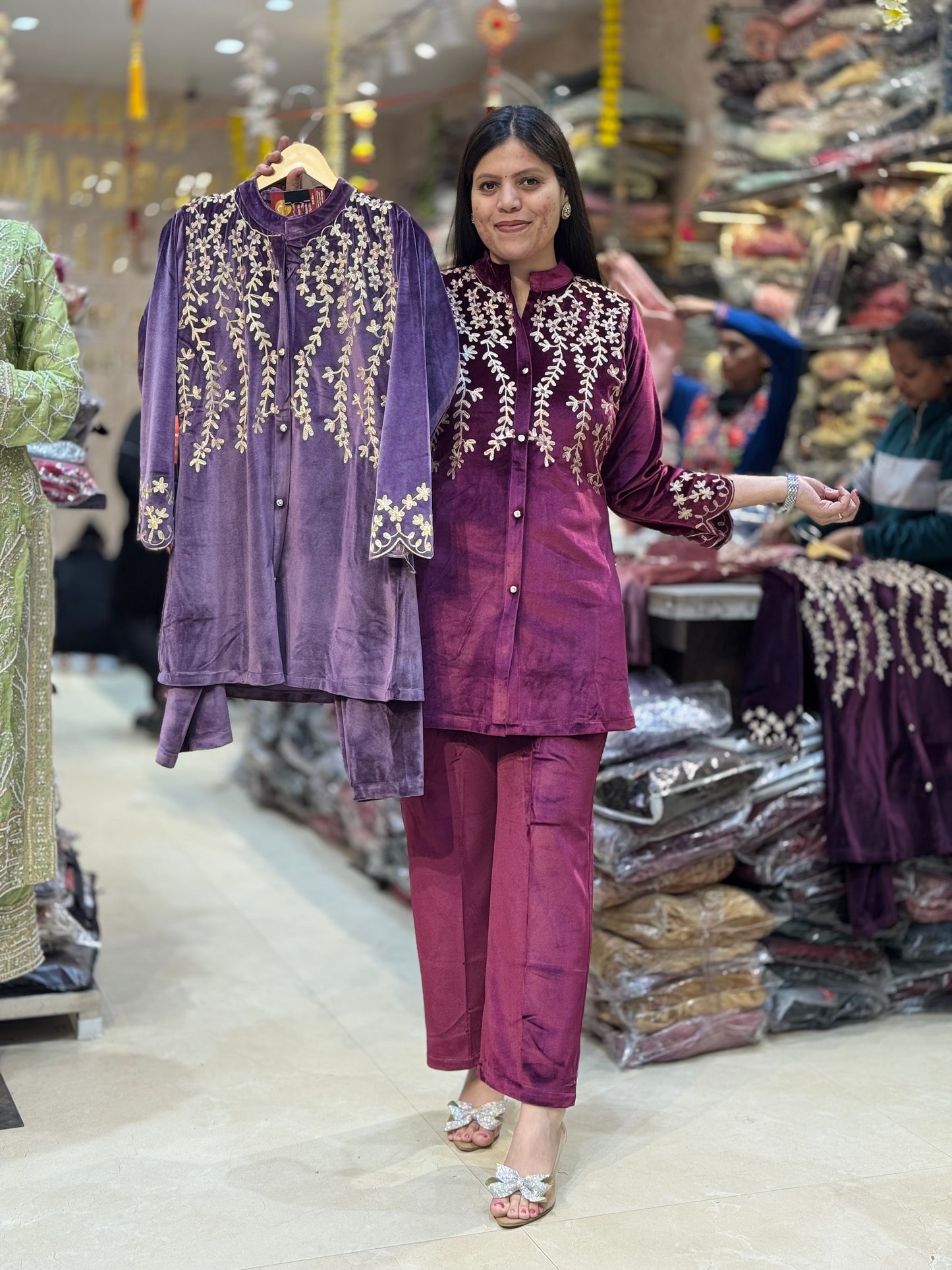 GOLDEN THREAD WORK PREMIUM VELVET DESIGNER CORDSET