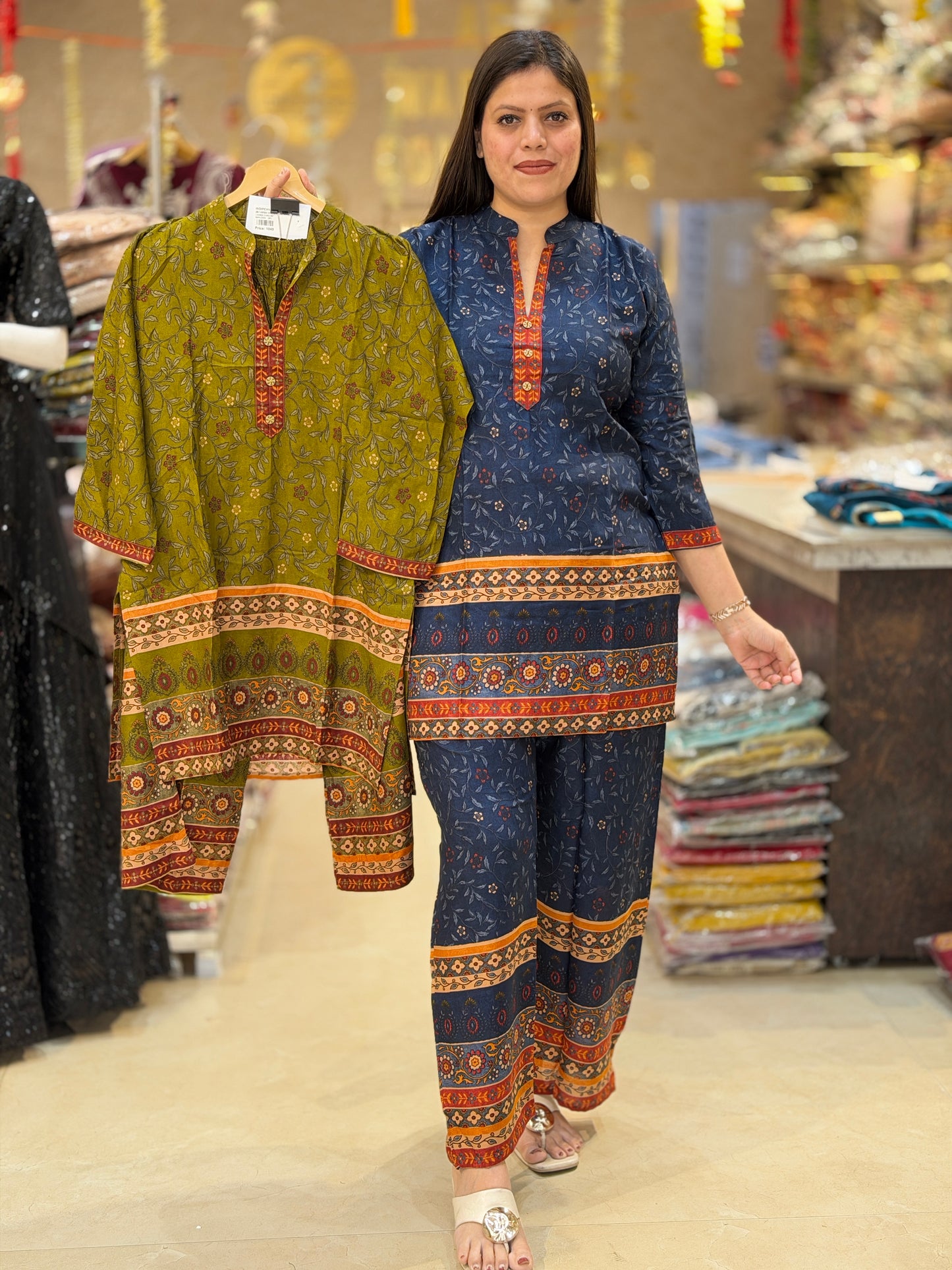 BEAUTIFUL BORDER DESIGN CORDSET