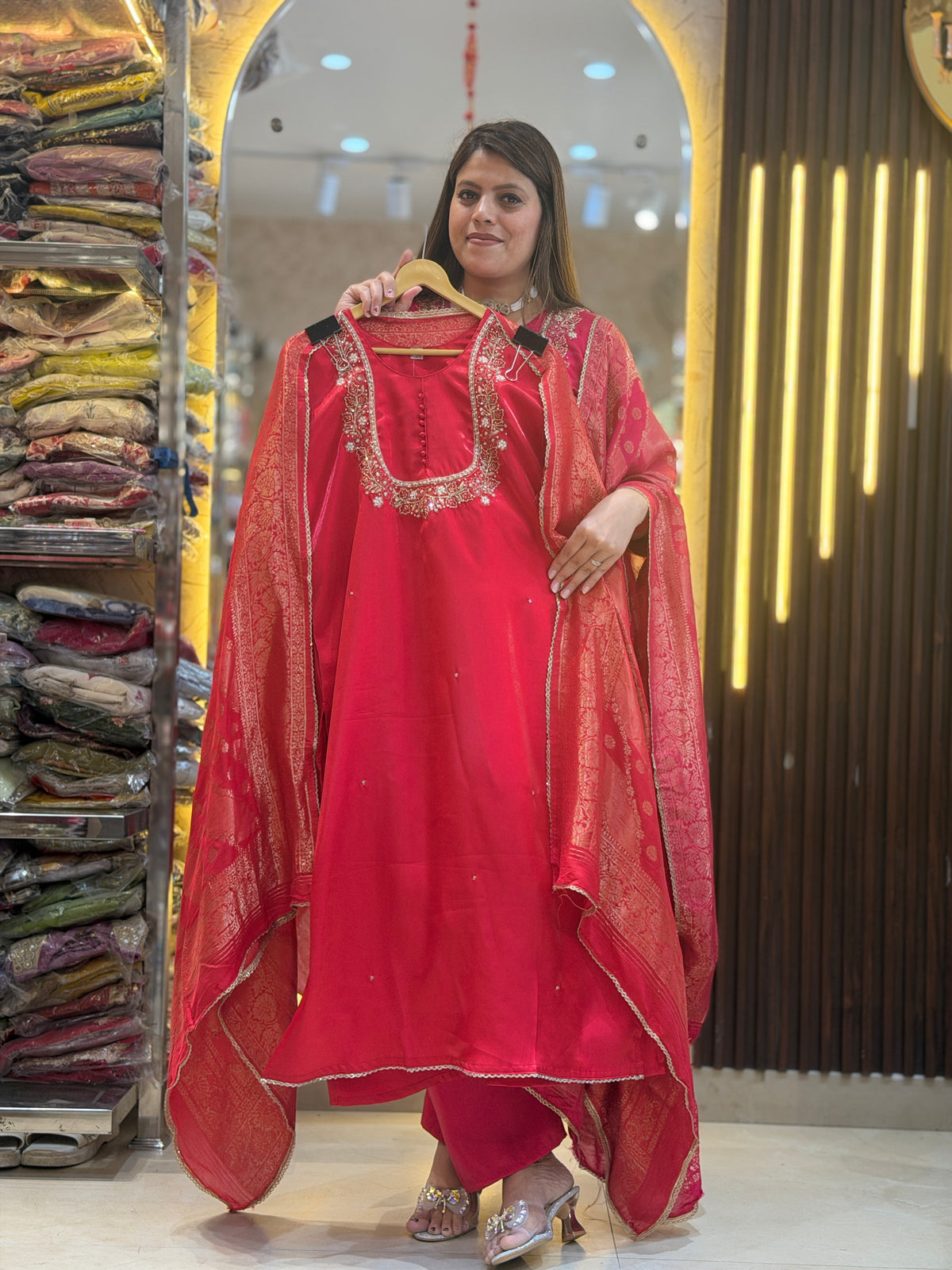 SARGI SPECIAL WAVING DESIGNER DUPPTA WITH HAND WORK ON NECT 3 PC SUIT
