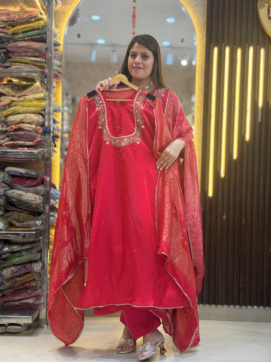SARGI SPECIAL WAVING DESIGNER DUPPTA WITH HAND WORK ON NECT 3 PC SUIT