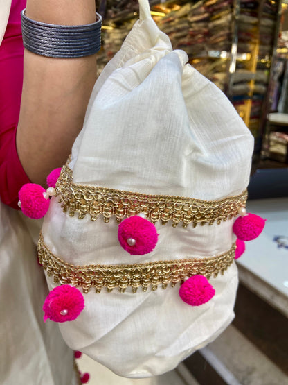 INSTA VIRAL POM POM POTLI DESIGN CORDSET