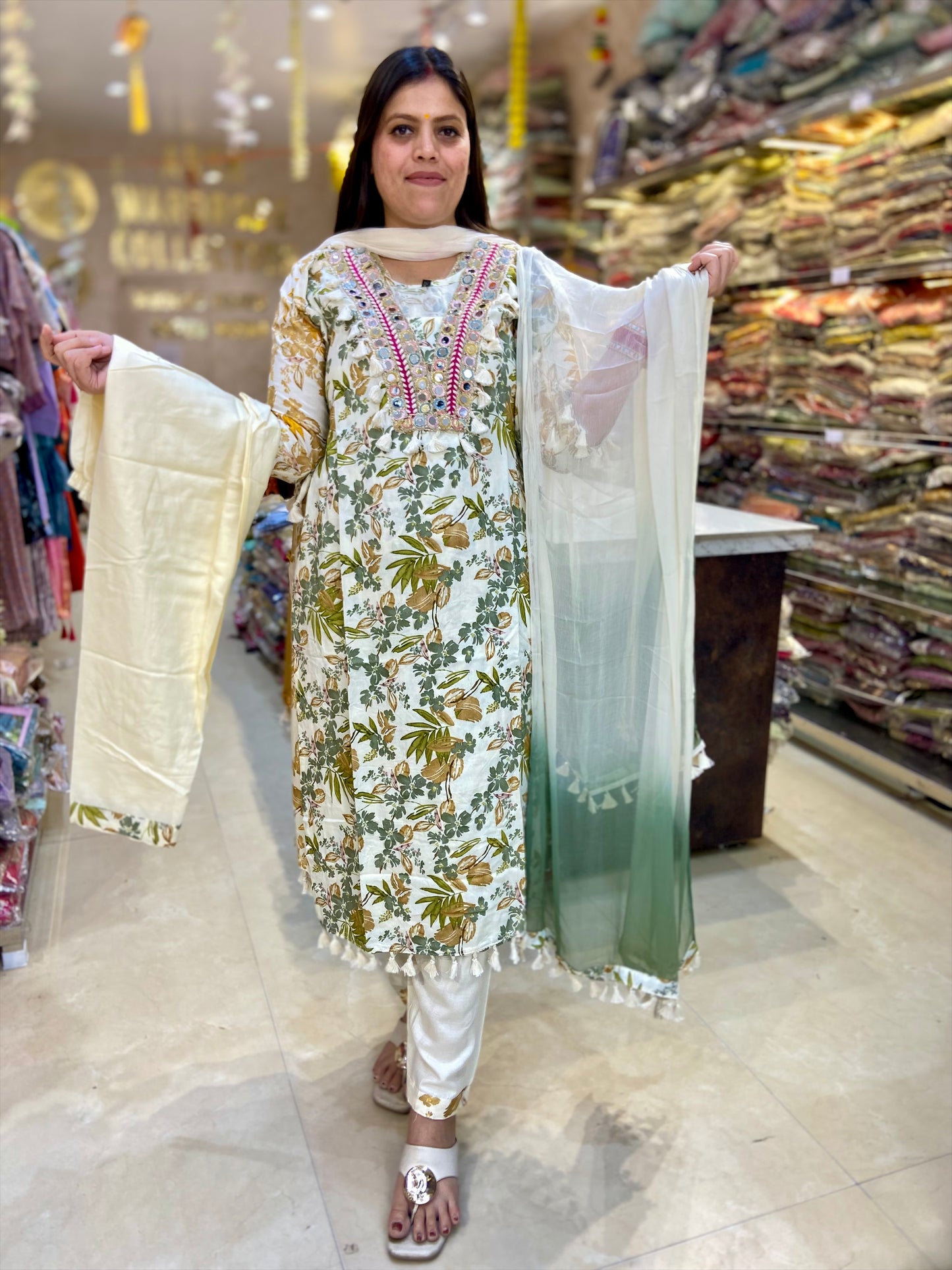 PURE MALL COTTON BEAUTIFUL NECK DESIGN SUIT