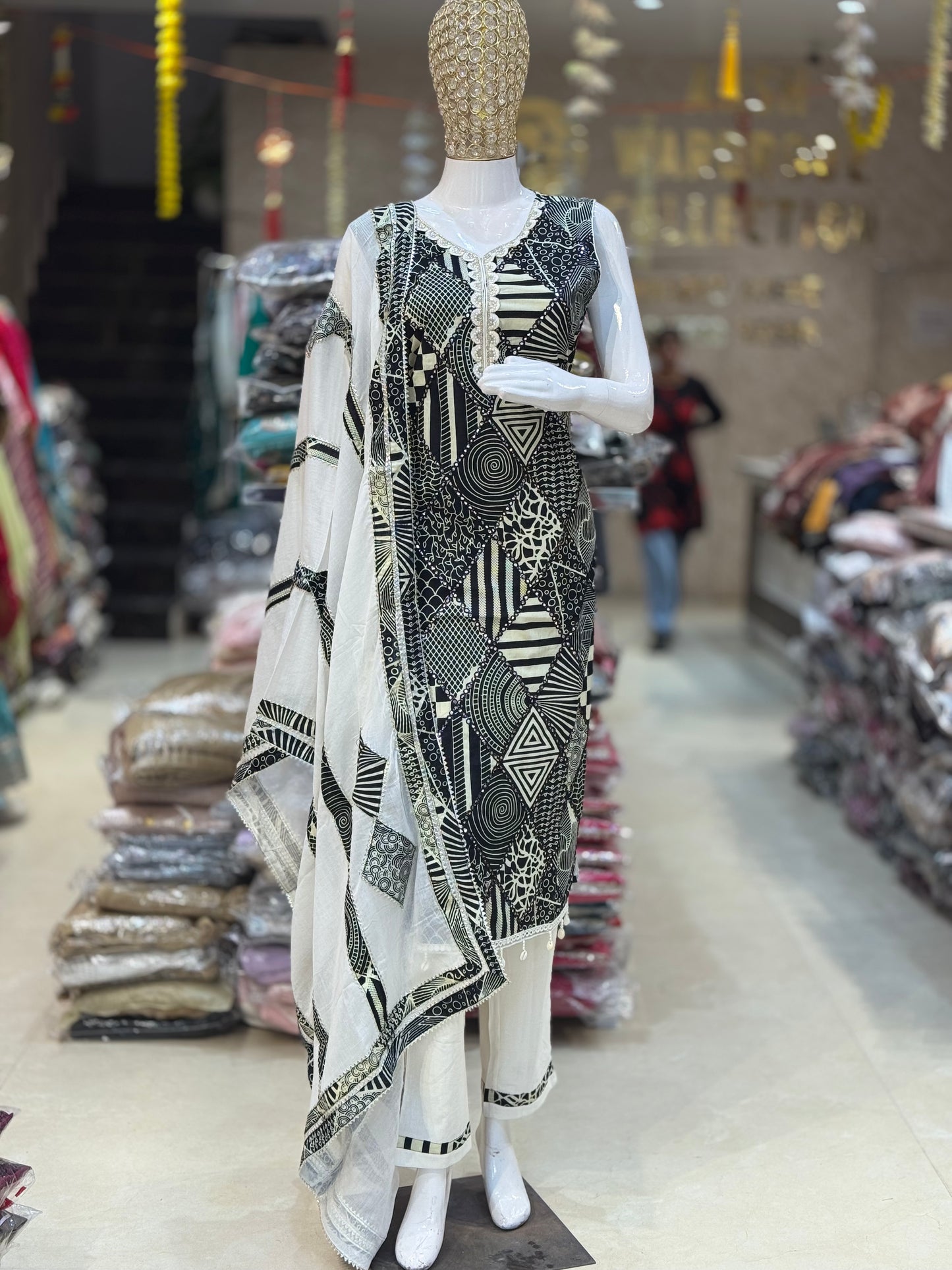 BLACK PURE COTTON BEAUTIFUL DUPPTA SUIT