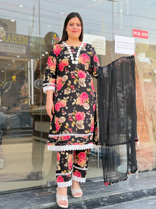 WHITE LASE BEAUTIFUL FLORAL DESIGN SUIT