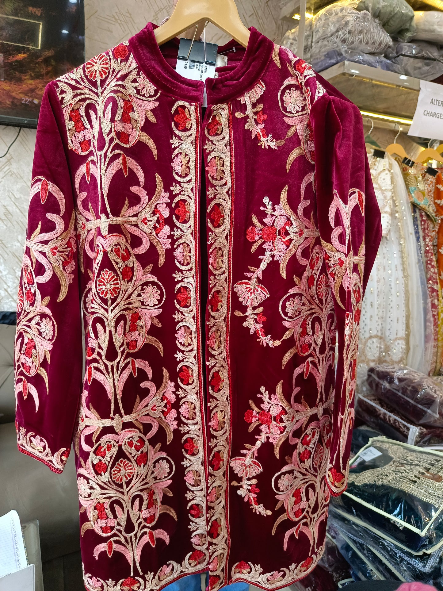 PREMIUM VELVET FULL EMBROIDED INER WITH JAKET CORDSET