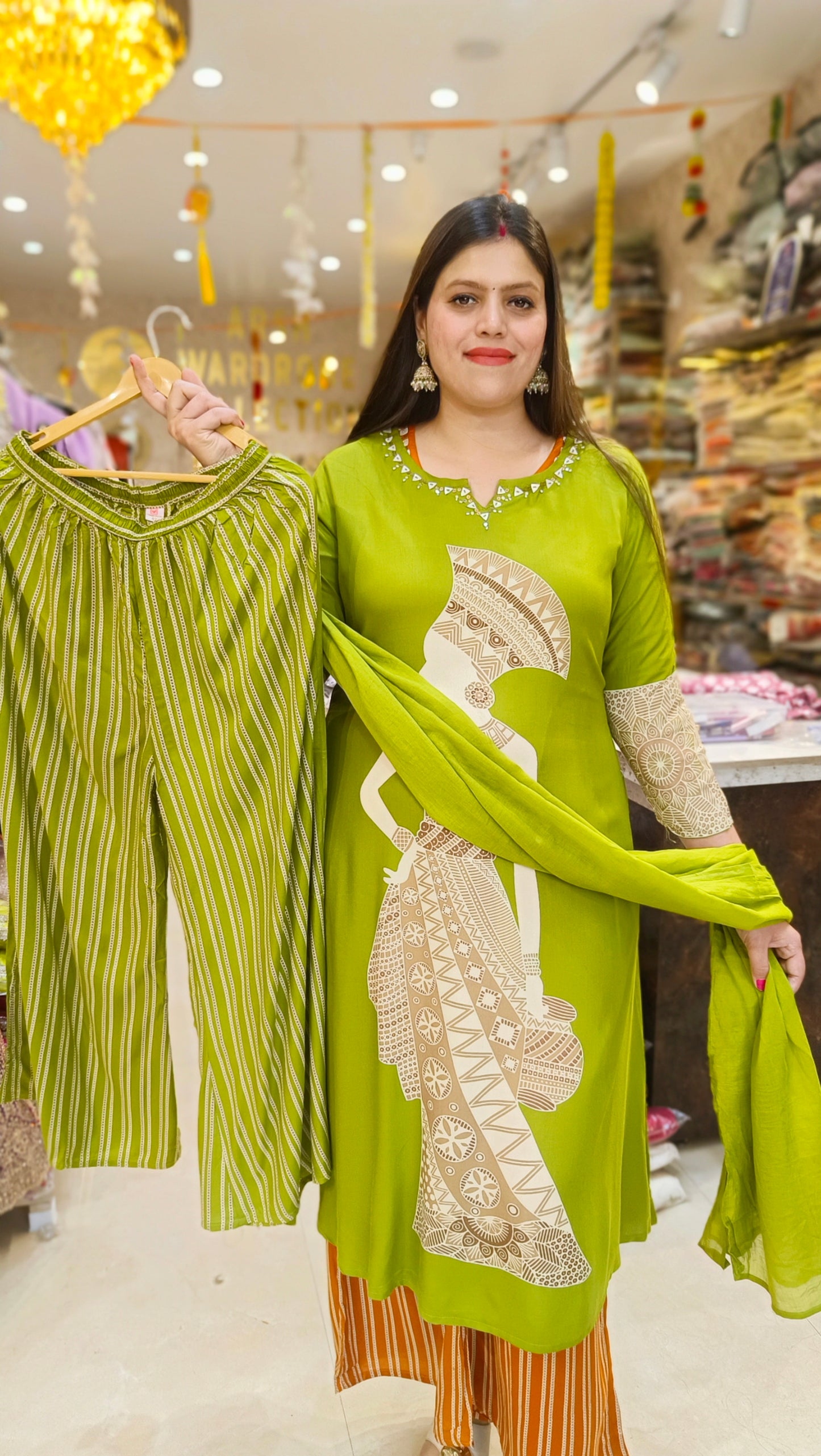 GREEN BEAUTIFUL GIRL SUIT