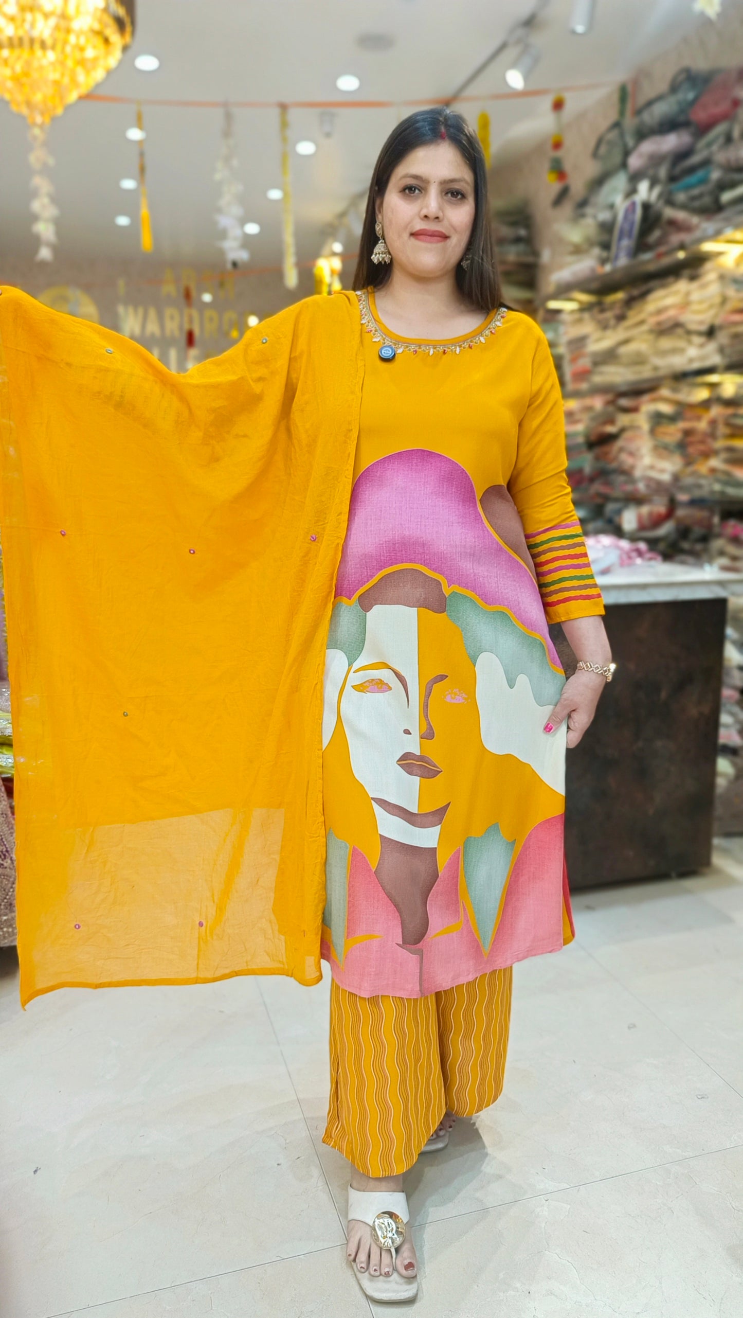 YELLOW BEAUTIFUL GIRL SUIT