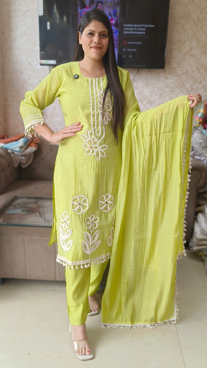 CHANDERI MALL WHITE THREAD WORK SUIT